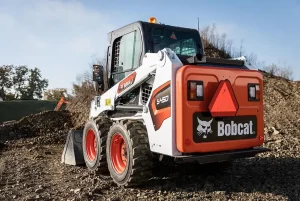 arriendo Minicargador BobCat S450